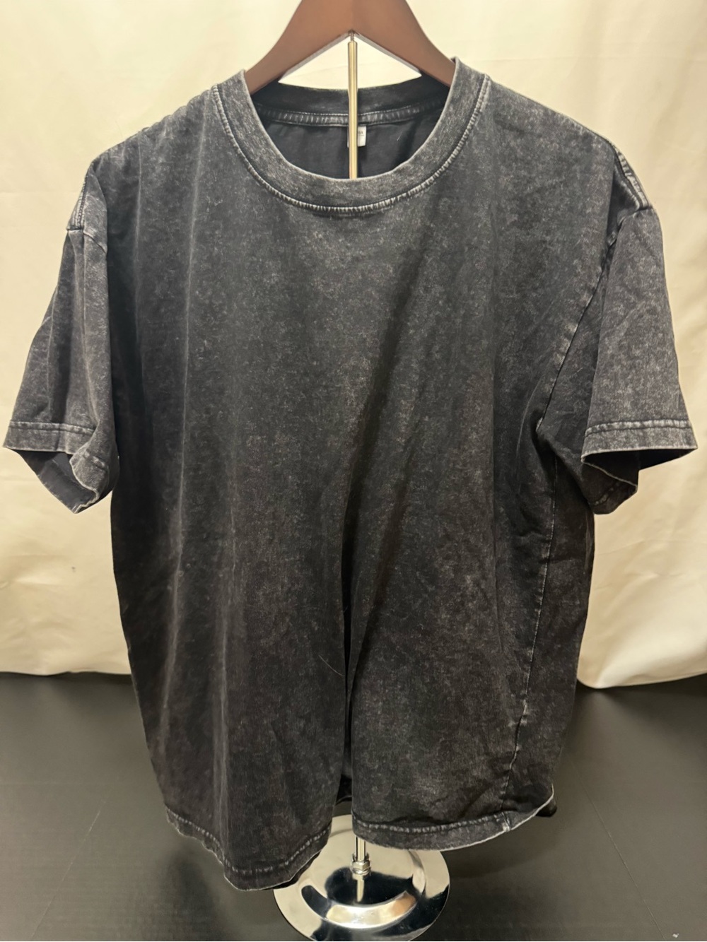 Old navy dark bulky Wash Black Men's Short-Sleeve Crewneck T-Shirt medium